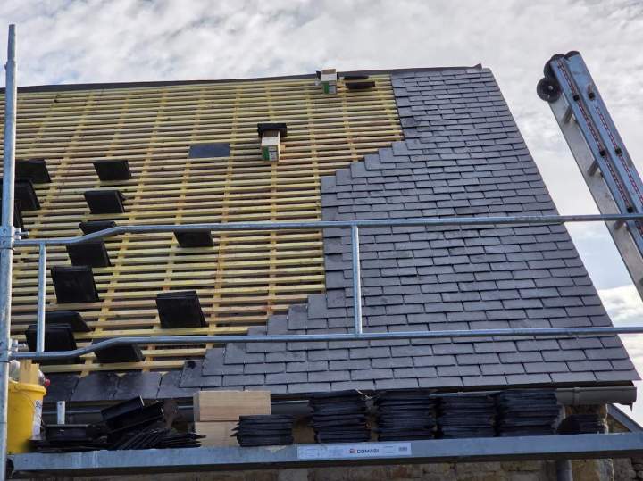 Travaux de couverture, zinguerie et démoussage